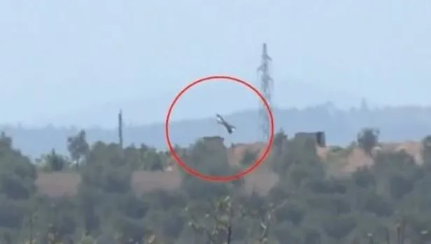 Esad rejimi ile PYD/YPG kol kola! Böyle görüntülendiler