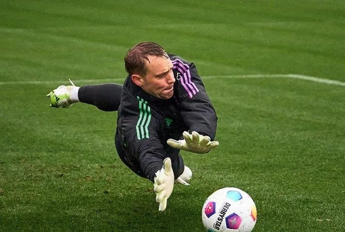 Manuel Neuer antrenmanlara başladı