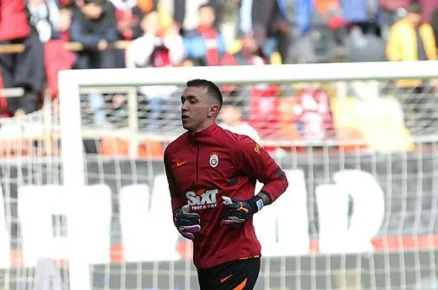 Domenec Torrent'ten Muslera kararı! Galatasaray'ın kalesinde mecburi değişim...