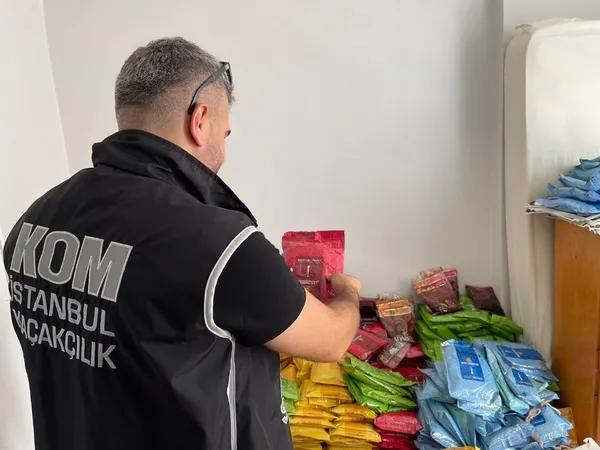 İstanbul Emniyeti'nden nefes kesen operasyon! Kod adı: Davetiye! 71 kişilik çete çökertildi! Piyasa değeri 20 milyon lira!-2