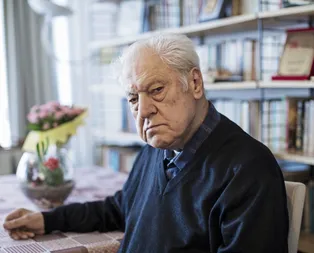 Yazar Nuri Pakdil vefat etti