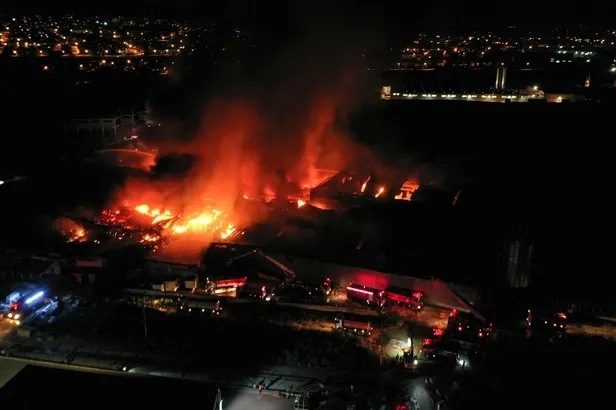 Bursa İnegöl'deki fabrika yangını kontrol altına alındı!-16