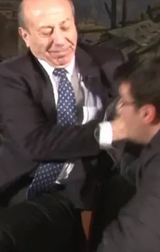 CHP'liler bunca rezillikten sonra tokatçı Muharrem Sarıkaya'ya kulis vermek için sıraya girdi!