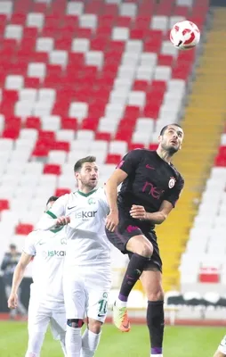 Aslan'ın yedekleri sınıfta kaldı!