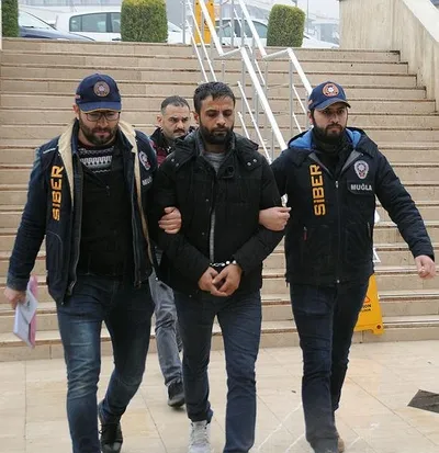 ATM’ye yerleştirdiği düzeneği çıkarırken suçüstü yakalandı-3