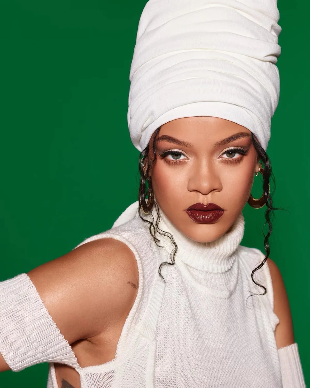 rihannadan-pes-pese-turkiye-hamlesi-ankaradan-sonra-eskisehir-1784798557316.jpg Rihanna’nın Türkiye merakı büyüyor: Ankara’nın ardından şimdi de Eskişehir hamlesi!-4