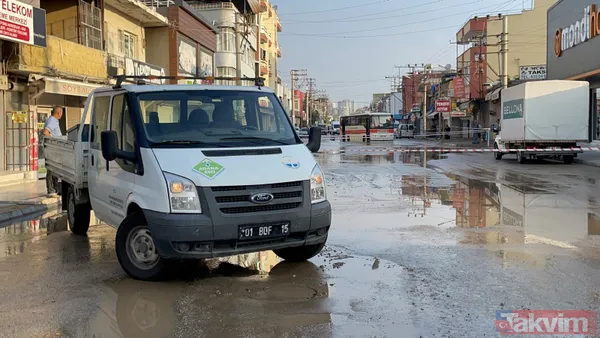 Adana'da su borusu patladı! Asfalt çöktü sokaklar göle döndü - 2