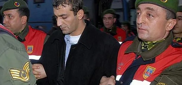 ÜZEYİR GARİH'İN ÖLDÜRÜLMESİYLE İLGİLİ ARANAN İSTANBUL HASDAL MEKANİZE ALAY KOMUTANLIĞINDA ASKERLİĞİNİ YAPAN ER YENER YERMEZ FİRAR ETTİ