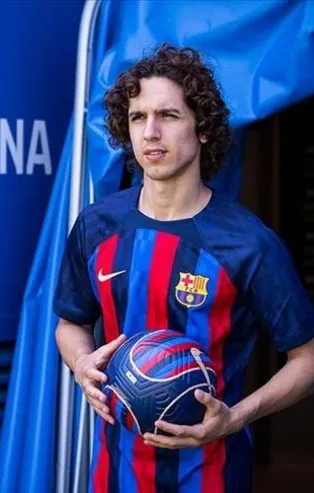 Barcelona'da forma giyen Emre Demir, Fenerbahçe'ye çok yakın! Barcelona'dan heyecan yaratan paylaşım
