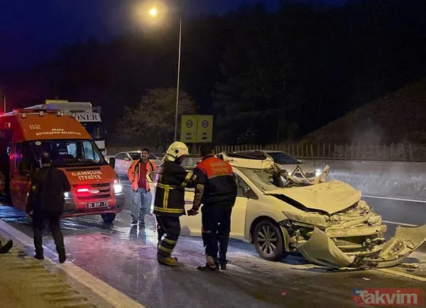 Adana Pozantı'da aşırı hız yapan TIR, kırmızı ışıkta bekleyen araçlara çarptı: 1 ölü, 4 yaralı - 6
