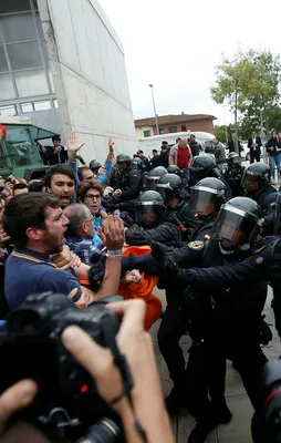 İspanya adım adım iç savaşa yürüyor! Sandıklara el koymaya başladılar