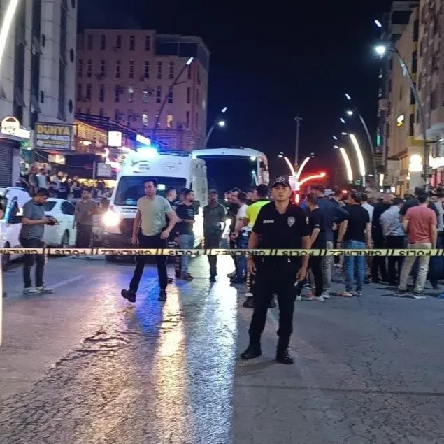 Polis memuru kurşunların hedefi oldu!