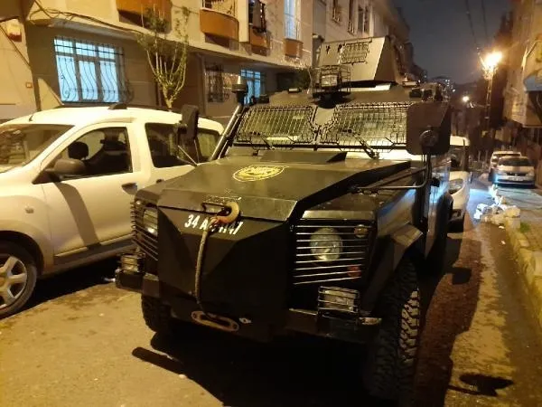 SON DAKİKA: İstanbul'da gece yarısı DEAŞ operasyonu: 8 kişi gözaltına alındı-2