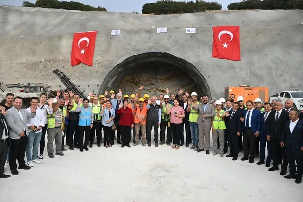 Ankara-İzmir YHT için yeni tarih geldi! Ulaştırma ve Altyapı Bakanı Abdulkadir Uraloğlu hizmet tarihini 1 yıl erkene çekti-3