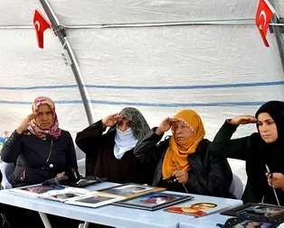 Diyarbakır anneleri Mehmetçik için atkı ördü