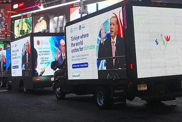 Times Meydanı'nda "Dünya 5'ten büyüktür" yankısı: Başkan Erdoğan'ın sözleri dev ekranlarda