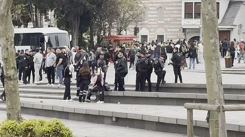 istanbul-besiktasta-pala-dehseti-polise-saldirmaya-calisti-vurularak-durduruldu-1778259231989.jpeg İstanbul Beşiktaş’ta pala dehşeti: Polise saldırmaya çalıştı, vurularak durduruldu-2