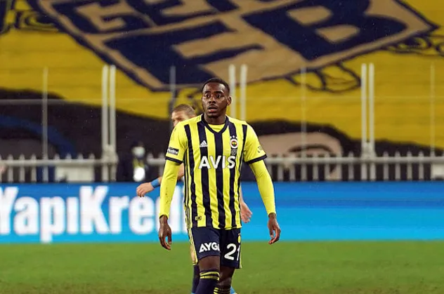 Fenerbahçe'nin yeni yıldızından hayatını değiştiren karar! Manchester United'ı reddetti...