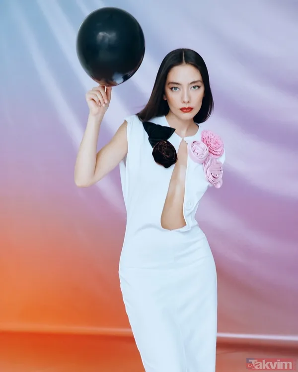 Resmen kendisini doğurmuş! Neslihan Atagül Rus güzeli annesini paylaştı: İkiz gibiler! - 3