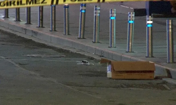 zeytinburnu-ak-parti-ilce-binasina-zaman-ayarli-hain-pusu-eypyi-koyan-supheli-gozaltina-alindi-1640360248278.jpeg Zeytinburnu AK Parti ilçe binasına zaman ayarlı hain pusu! EYP'yi koyan şüpheli gözaltına alındı-3