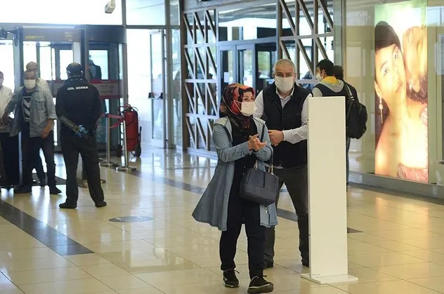 Son dakika: Bakan Koca uyarmıştı... AVM'lere giren kişi sayısı belli oldu!