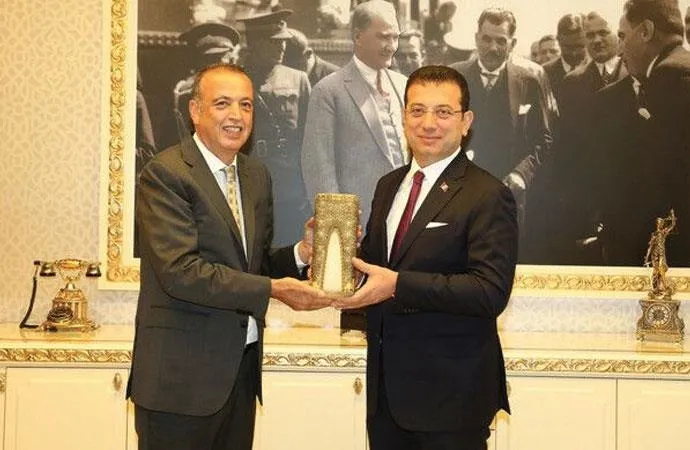 chpde-sistem-kilitlendi-ozgur-ozel-pm-ve-myk-sarachane-karsisinda-islevsiz-kaldi-ilgezdiden-imamogluna-sen-kim-1706517262743.jpeg Battal İlgezdi ve Ekrem İmamoğlu