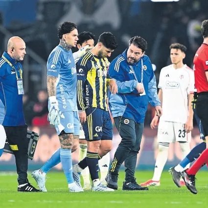 Fenerbahçe’de derbi şoku: Asensio sakatlanarak oyundan çıktı
