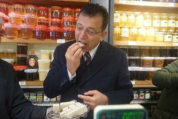 lagim-acildi-pislikler-sacildi-ekremci-medyanin-fon-kaynagi-reklam-istanbul-as-mi-akceli-isler-yuklu-ihaleler-1690441993395.jpeg Lağım da iddialar da patladı: İmamoğlu hangi şirket üzerinden "fondaş medya" kurdu? Akçeli işler, ballı ihaleler...-4