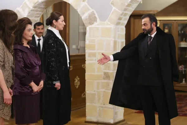 Bir Zamanlar Çukurova 17. yeni bölüm fragmanı: Yılmaz, oğlumun babası sensin!-5