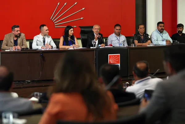 chpde-kemal-kilicdaroglu-ipleri-eline-aldi-delege-secimlerinde-istedigini-alinca-talimati-verdi-kurultayi-topl-1689223837297.jpg