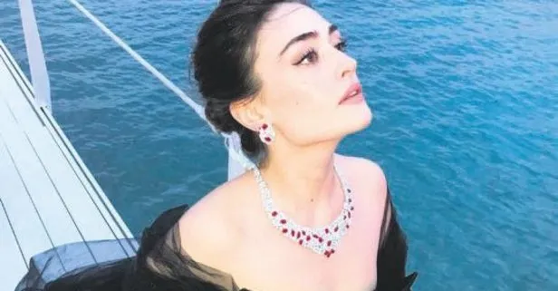 Diriliş Ertuğrul dizisinin ’Halime Hatun’u Esra Bilgiç Cannes’da