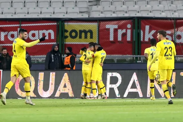 konyaspor-kotu-gidisati-durduramiyor-evinde-istanbulspora-yenildi-1675357071463.jpg Konyaspor kötü gidişatı durduramıyor: Evinde İstanbulspor'a yenildi-2