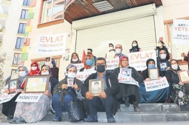 'Son nefesime kadar bekleyeceğim' demişti! Evlat nöbetindeki Ekrem Atık evladına kavuşamadan kansere yenik düştü