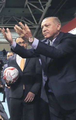 Başkan Erdoğan, Burhan Felek Atletizm Pisti’nin açılışını yaptı