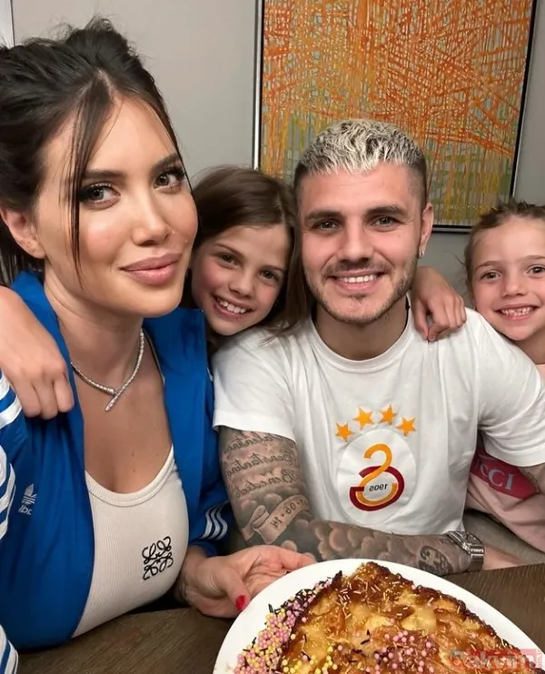 Süper lüks ayakkabı ve çantaları olay oldu... Galatasaraylı Icardi'nin eşi Wanda Nara'nın giyinme odasına bakın! - 1