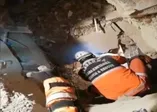 24 saat sonra mucize! Elazığ'da 2,5 yaşındaki çocuk enkazdan kurtarıldı