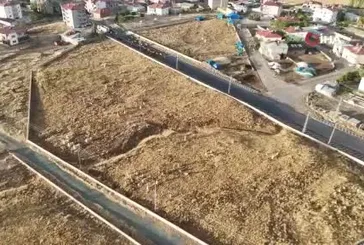 İki asırlık sahipsiz mezarlar sırrını koruyor