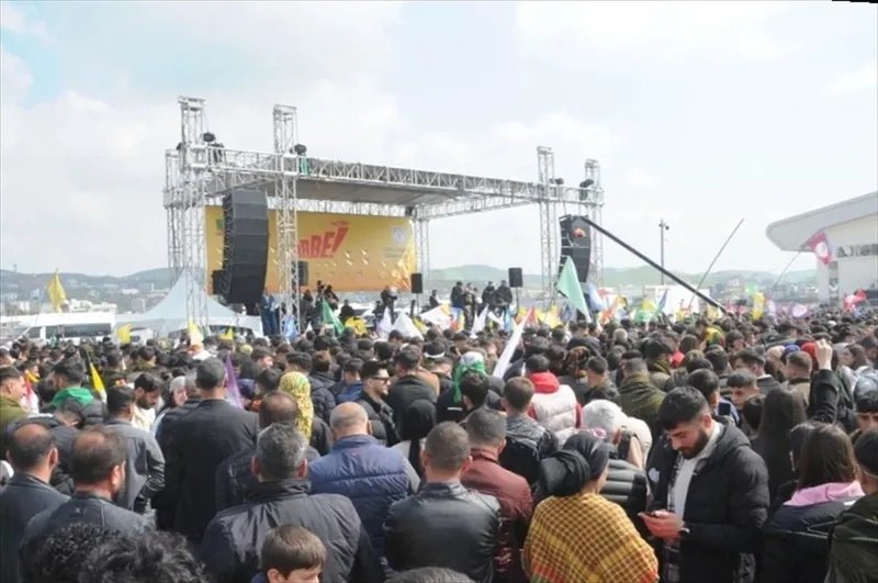 sirnakta-polise-tas-atip-teror-propagandasi-yapan-45-kisiye-gozalti-1711539109558.jpeg Şırnak’ta polise taş atıp terör propagandası yapan 45 kişiye gözaltı!-2
