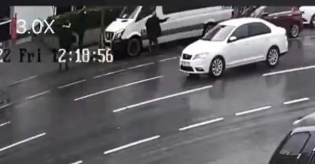 Üsküdar'da 700 bin liralık gasp! Kurye kurşun yağdırdı