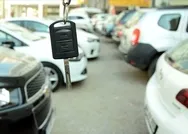 Sahibinden 2. el araç alacaklar dikkat! İkinci el otomobil fiyatları düşecek mi? Uzman isim o tarihi işaret etti!