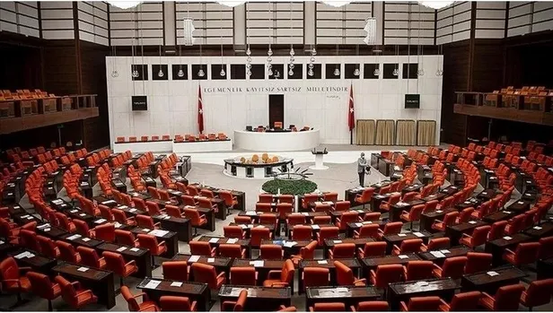 dokunulmazlik-dosyalari-mecliste-chpli-ozgur-ozel-hdpli-saruhan-oluc-ve-meral-danis-bestas-dpli-cemal-enginyur-1691483585223.jpeg Dokunulmazlık dosyaları Meclis’te! CHP'li Özgür Özel, HDP'li Saruhan Oluç ve Meral Danış Beştaş, DP'li Cemal Enginyurt listede-2