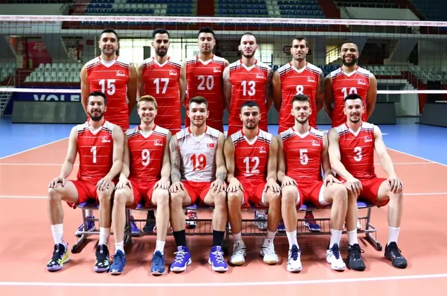 Milliler mağlubiyete rağmen üst turda!