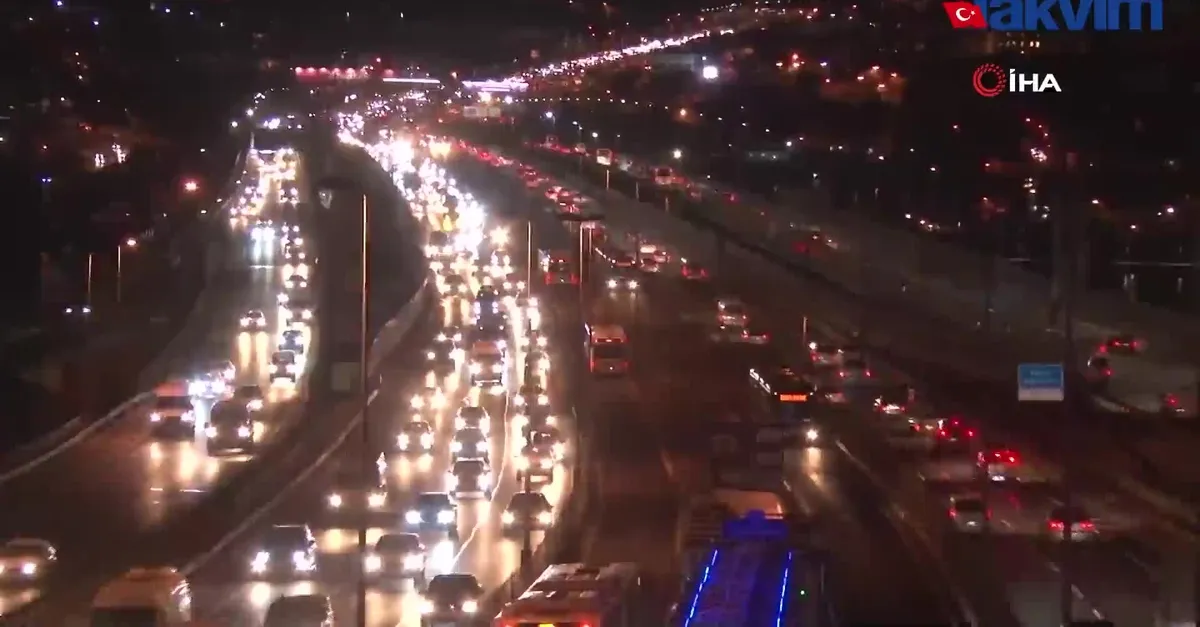 İstanbul’da ilk iş gününde trafik yoğunluğu