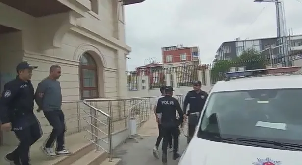 istanbulda-saglik-ekibine-saldiran-4-zanlidan-3u-tutuklandi-1667852570462.jpeg İstanbul'da sağlık ekibine saldıran 4 zanlıdan 3'ü tutuklandı-4