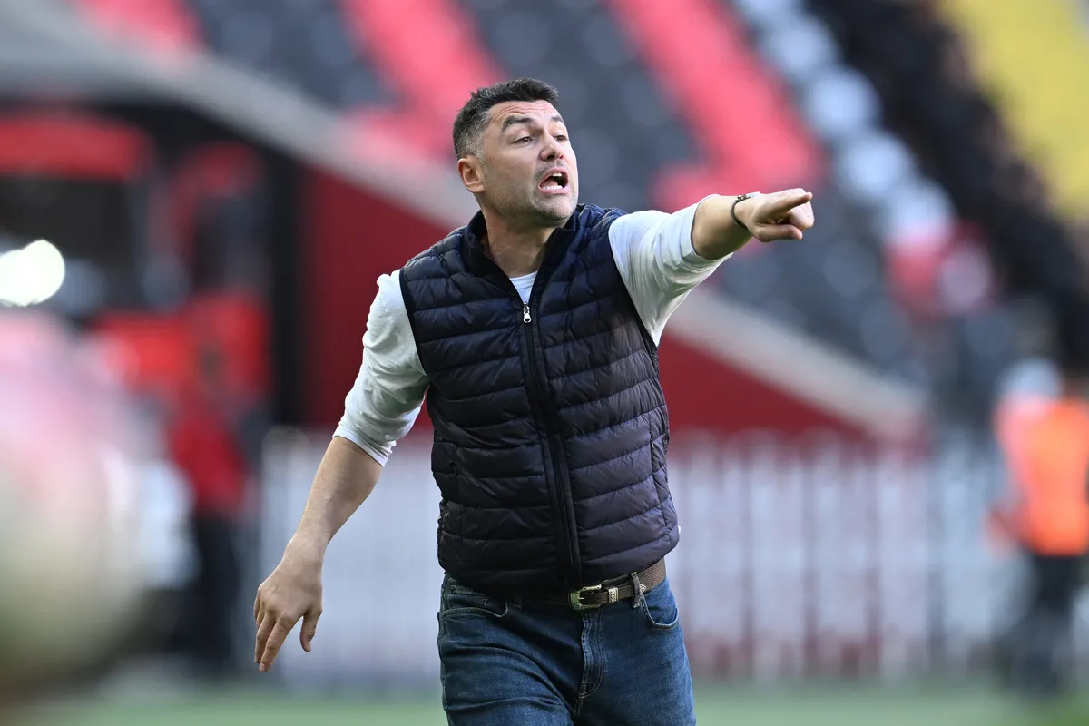 burak-yilmaz-icin-flas-iddia-lillein-basina-gecebilir-1777576966180.jpg Burak Yılmaz son olarak Gaziantep FK'da çalıştı