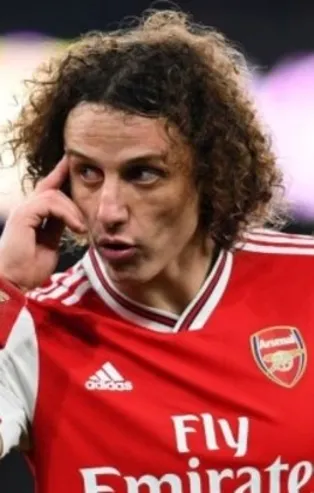 Fenerbahçe'yle adı anılan David Luiz 1 yıl daha Arsenal'de