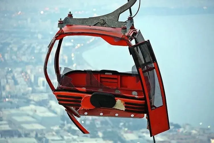 1713240814690.jpeg CHP Antalya'daki teleferik faciasının sorumlularına sahip çıktı! Cezaevi önüne çadır kurdular-7