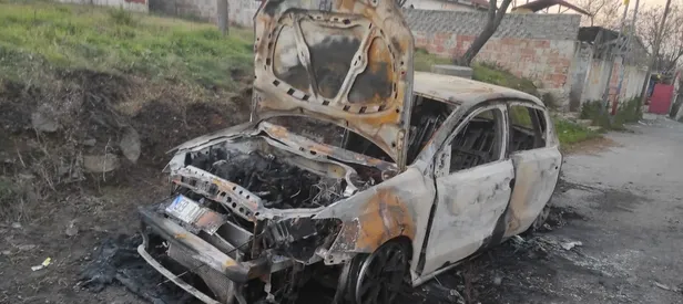 Küçükçekmece’de çalındı, Sultangazi’de yakıldı!