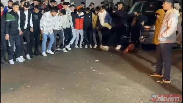 O kazanın görüntüleri ortaya çıktı! Çekmeköy'de minibüs asker eğlencesinde halayın arasına daldı - 1