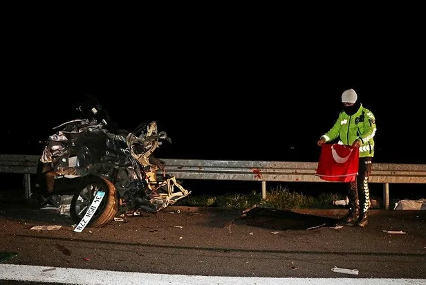 SON DAKİKA: Manisa'da mucize kurtuluş: Sürücü ikiye bölünen otomobilden yara almadan çıktı-6